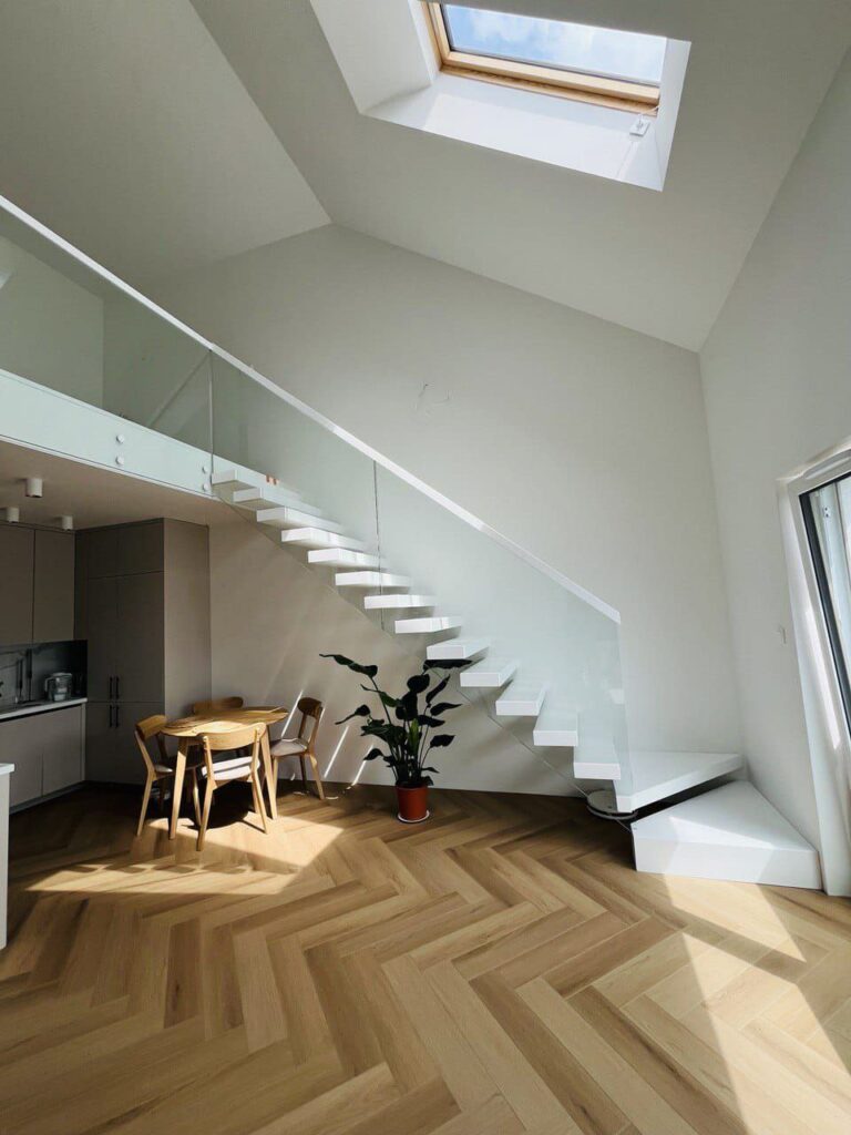 montazh-napolnykh-pokrytij-9